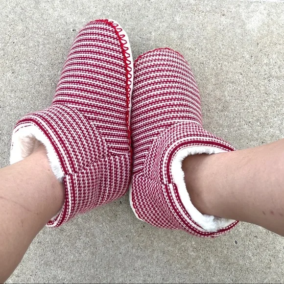 Torrid Red White Striped Knit Christmas Slippers - Picture 4 of 8